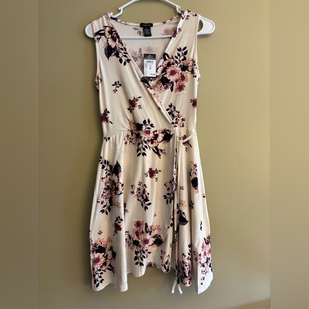 NWT Rue 21 Floral Wrap Dress in Cream and Pink